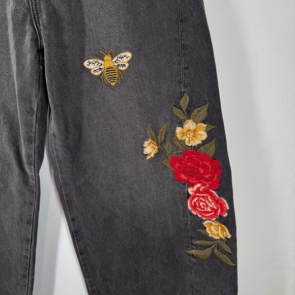 Driftwood Parker Barrel Jeans Faded Black Embroidered Floral Bee Butterfly 24 - Picture 13 of 16